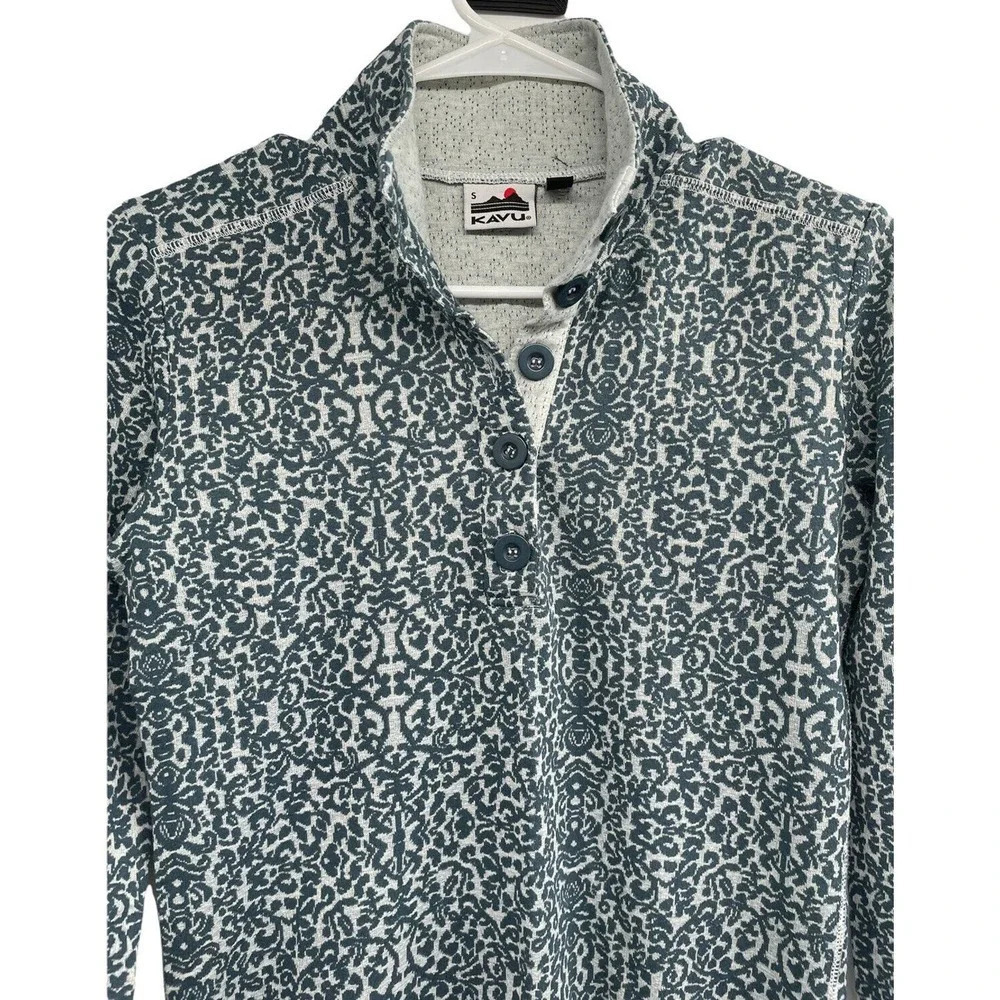 Kavu Women's Size S Lopez Long Sleeve Mock Neck Shirt Top Thumb Holes Button - Picture 5 of 11